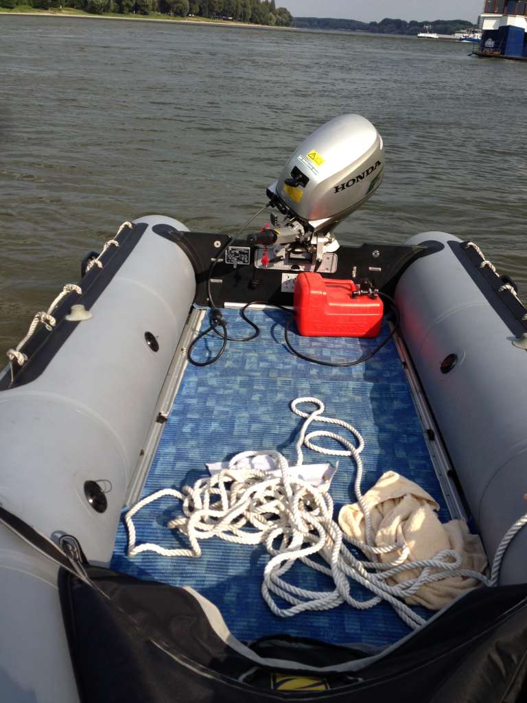 Ratgeber Schlauchboot mit Motor und Trailer kaufen | Sportboot-Rhein.de